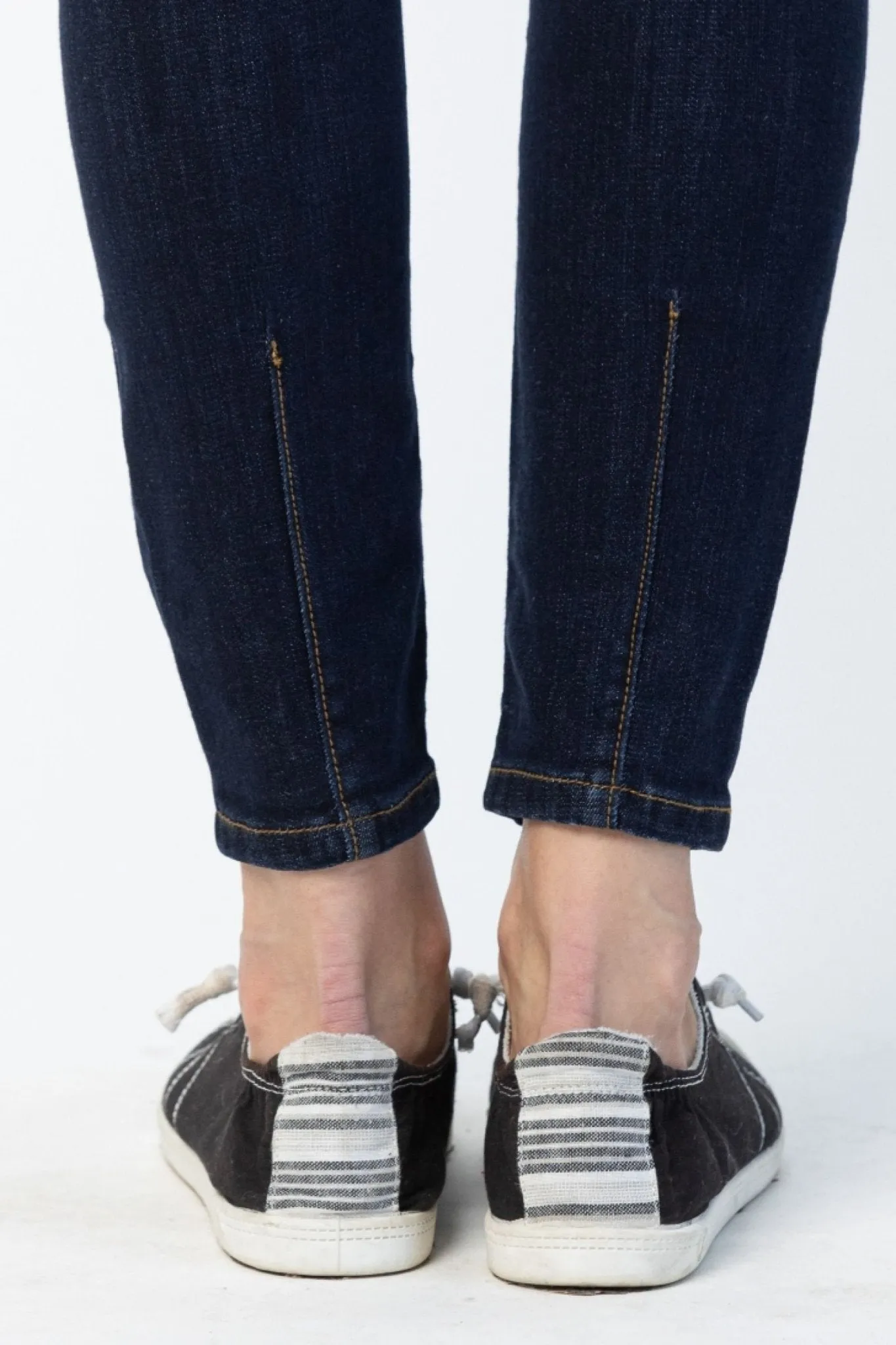 Judy Blue Canyon High Rise Phone Pocket Skinny Jeans