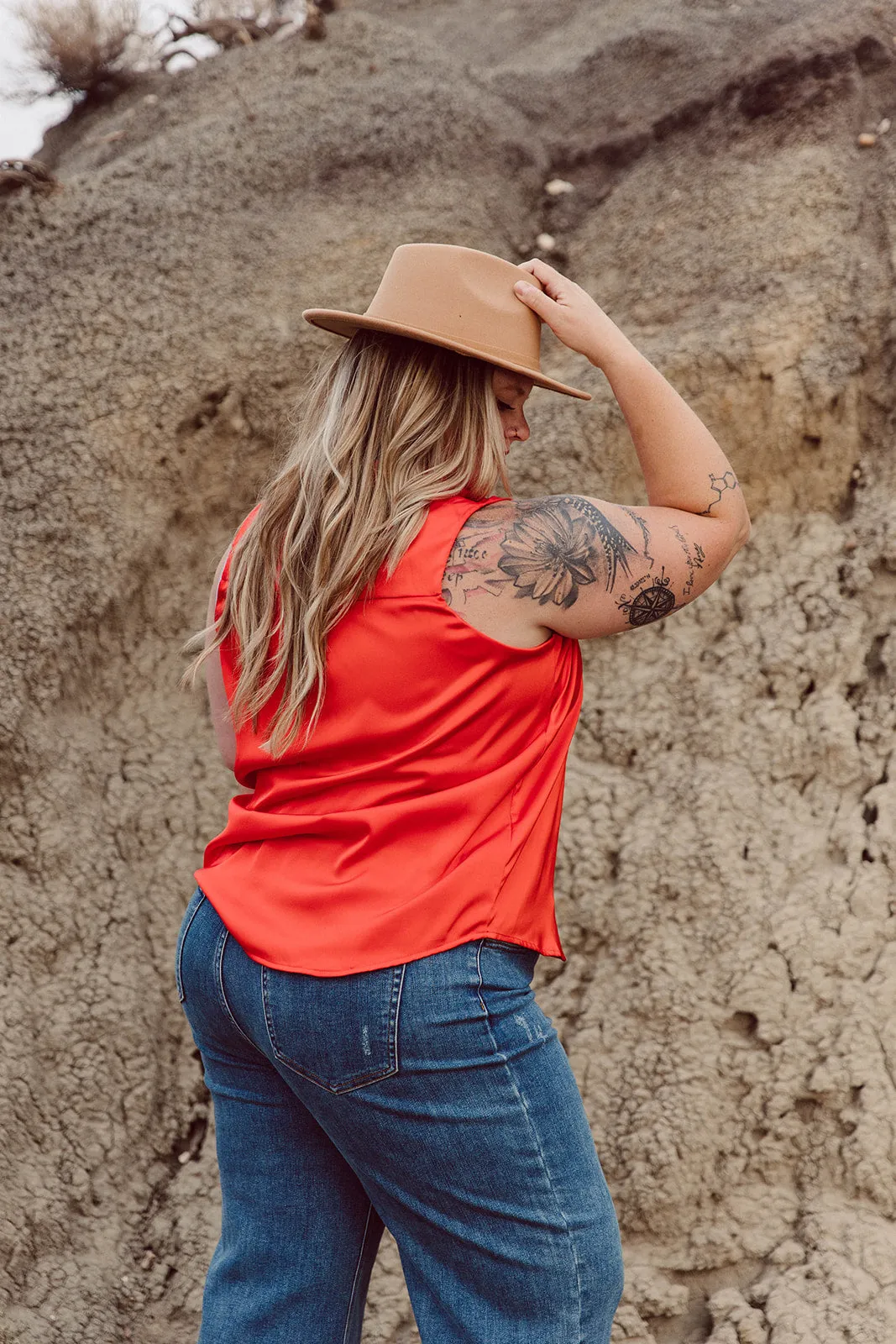 Trisha Sleeveless Button Down Blouse Curvy