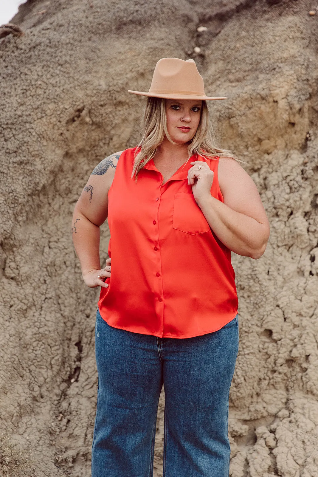 Trisha Sleeveless Button Down Blouse Curvy
