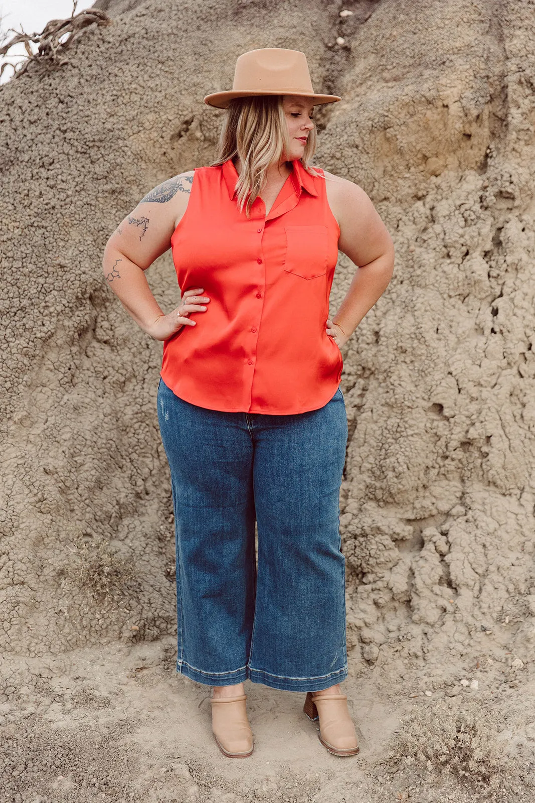 Trisha Sleeveless Button Down Blouse Curvy