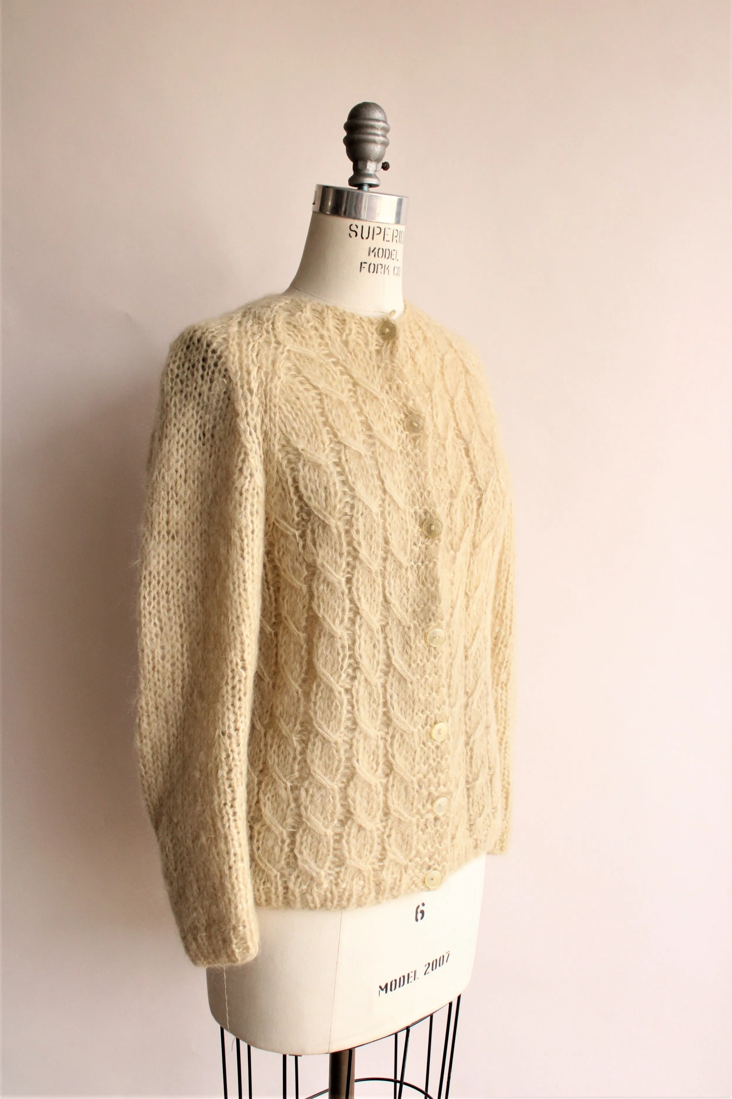 Vintage 1950s 1960s Ivory Wool Cardigan