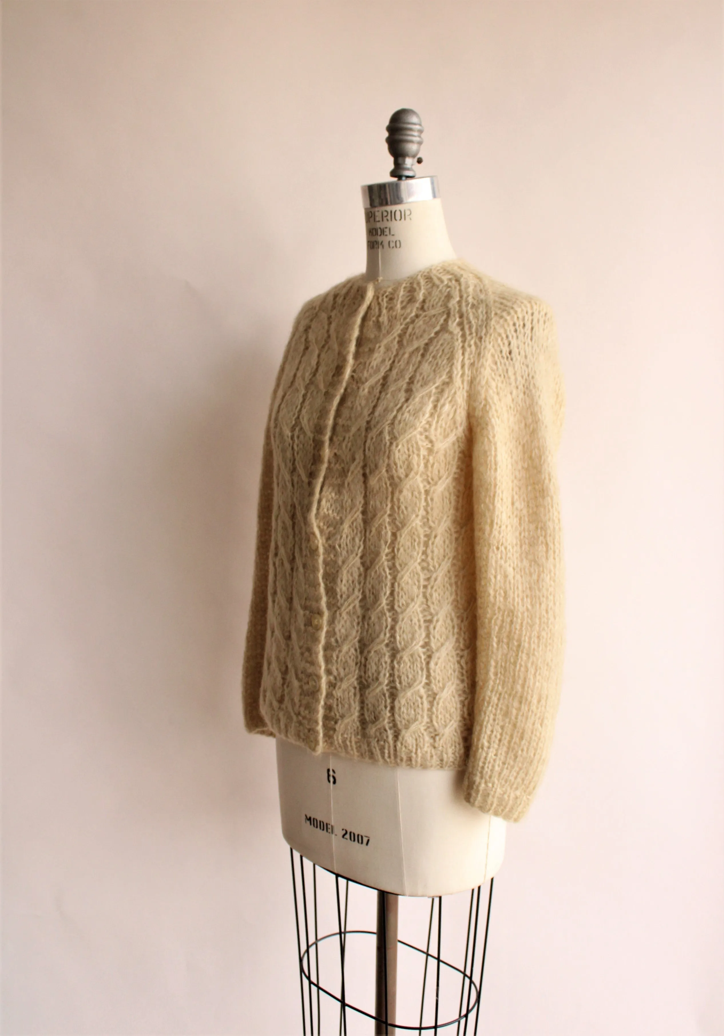 Vintage 1950s 1960s Ivory Wool Cardigan
