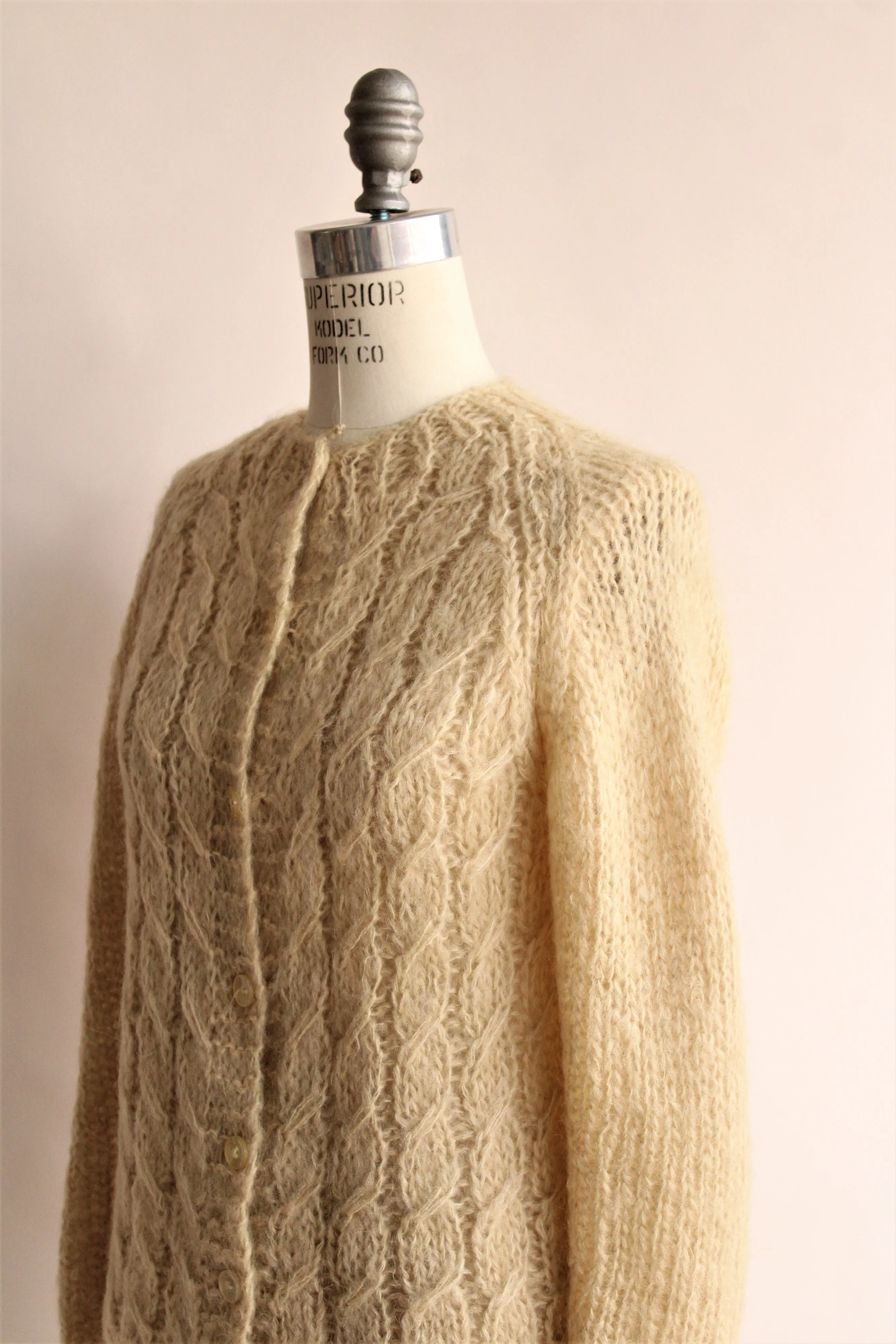 Vintage 1950s 1960s Ivory Wool Cardigan