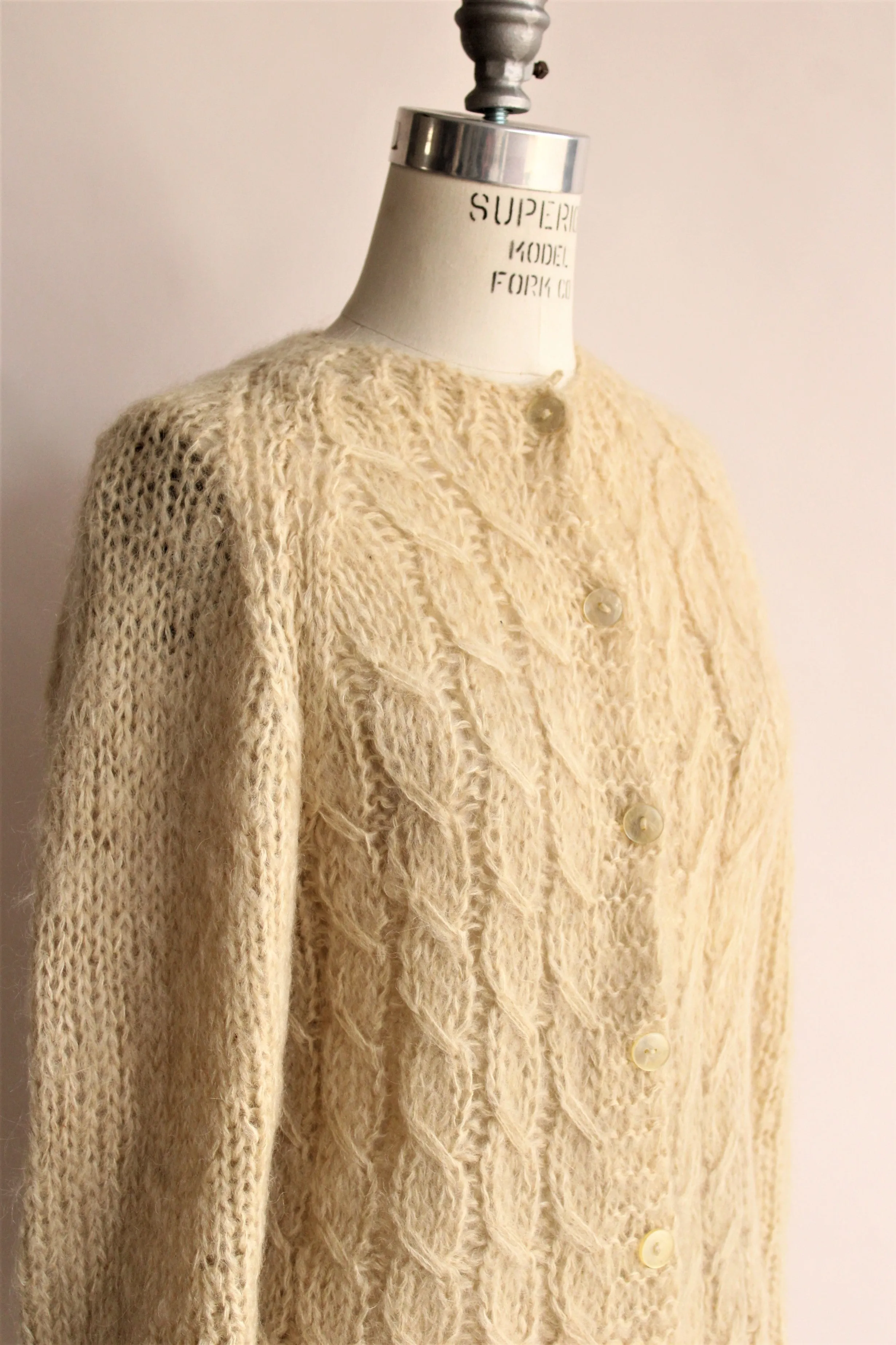 Vintage 1950s 1960s Ivory Wool Cardigan